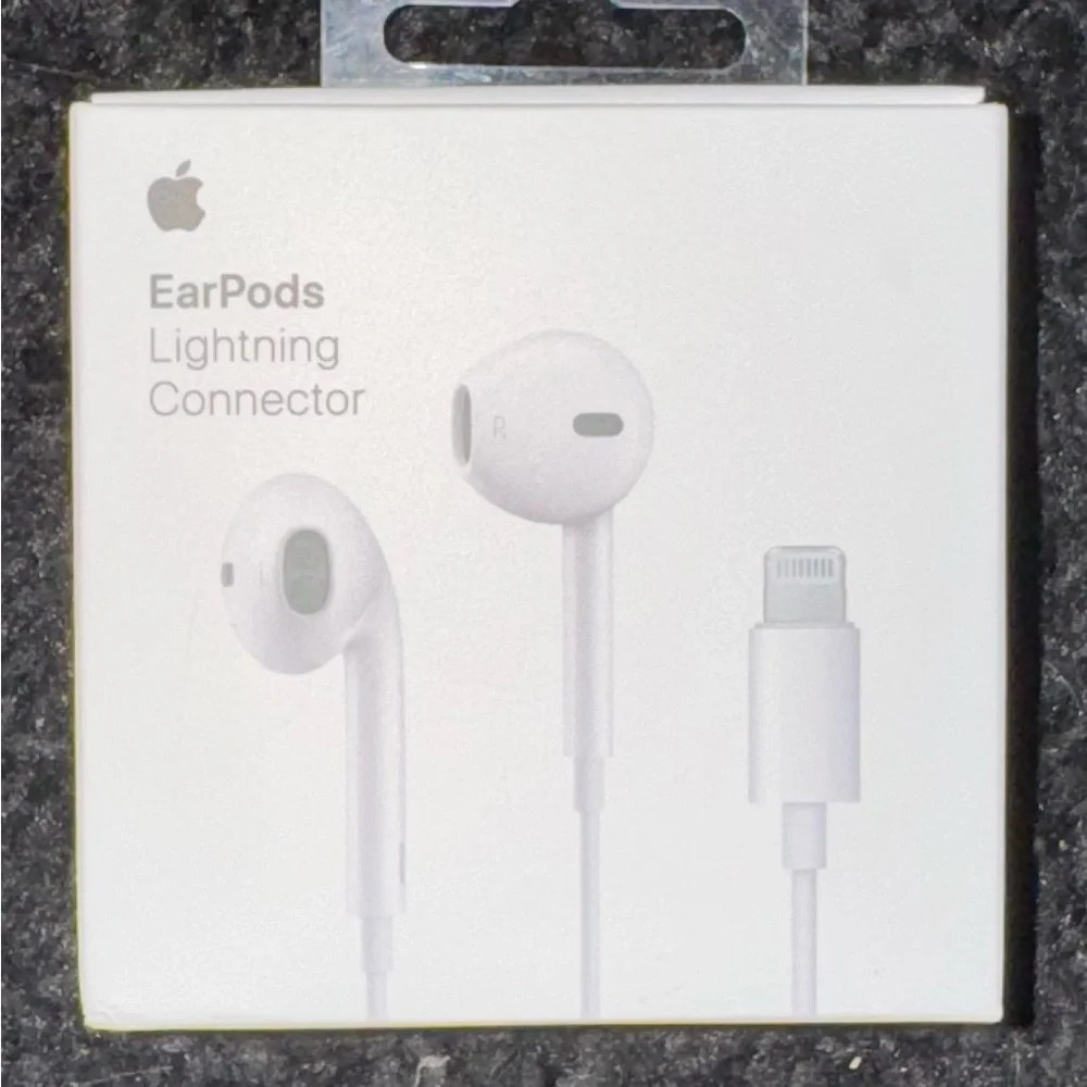 New Apple EarPods with lightning connector.